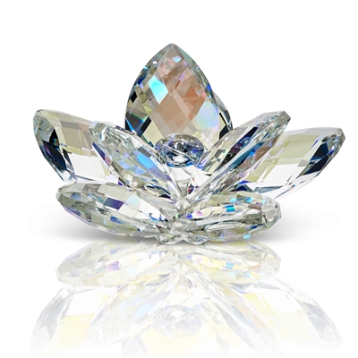 Enhance your Home with sophistication and elegance thanks to the stunning Italian 24% Crystal Waterlily Lotus with Prism Colors highlights with Murano bud in the center. As beautiful as in nature, this lotus flower figurine gleams in clear crystal with a