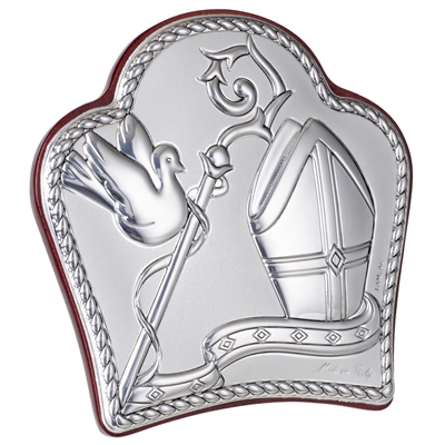 This elegant Religious Icon by Sima Creations features the beauty and shine of 925 Silver while exuding a lighthearted look with its abstract shape. This unique and spirited piece is a part of the extensive works in the argento line of Sima collectibles.