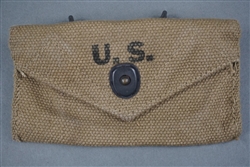 Original US WWII M1942 Field Dressing Pouch With Field Dressing