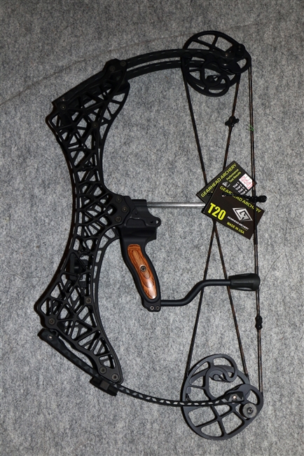 GEARHEAD T20 COMPOUND BOW - SOLD!!!