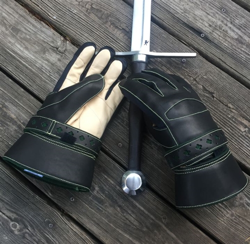Koning Gloves by St. Mark Black Medium