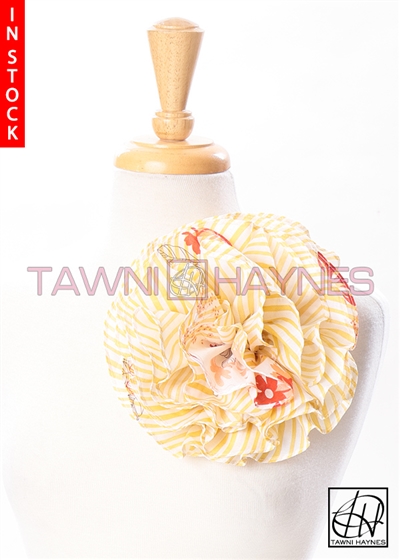 Tawni Haynes Circle Flower Pin (8 inch) - Floral Lawn