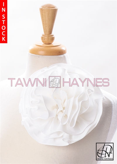 Tawni Haynes Circle Flower Pin (8 inch) - Off White Ribbed Polyester