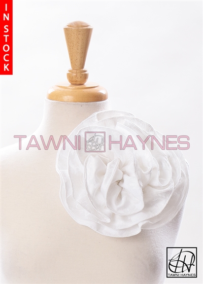 Tawni Haynes Circle Flower Pin (8 inch) - White Brocade Damask