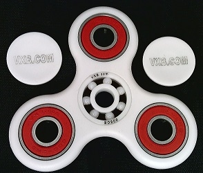 White Fidget Hand Spinners Toy with Center ZrO2 Ceramic Bearing, 2 caps and 3 outer red Bearings