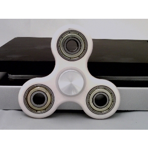 White Fidget Hand Spinners Toy with Center ZrO2 Ceramic Bearing, 2 silver caps and 3 Shielded Bearings