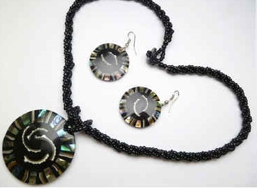30391-20 Sea Shell Pendant w/Sea Beads Necklace & Earring Set