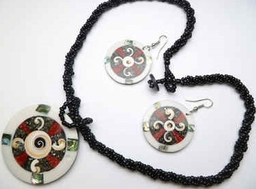 30391-22 Sea Shell Pendant w/Sea Beads Necklace & Earring Set