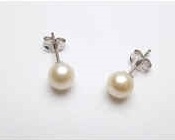 43194-6 6mm Round AA Fresh Water Pearl w/925 silver Earring