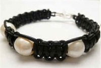 68039 Leather Bracelet with Fresh Water Pearl