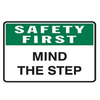 SAFETY FIRST MIND THE STEP 450X300 POLY