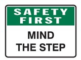 SAFETY FIRST MIND THE STEP 300X225 POLY