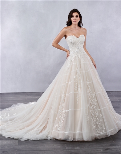 Loadoro Bridal Gown M717