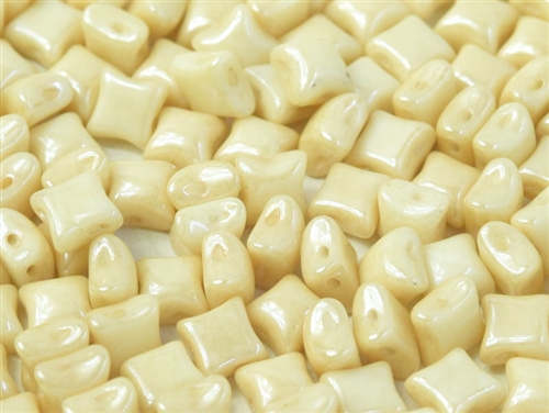 WibeDuo-03000-14413 - WibeDuoÂ® 8x8 Beads - Chalk White Champagne Luster - 25 Count