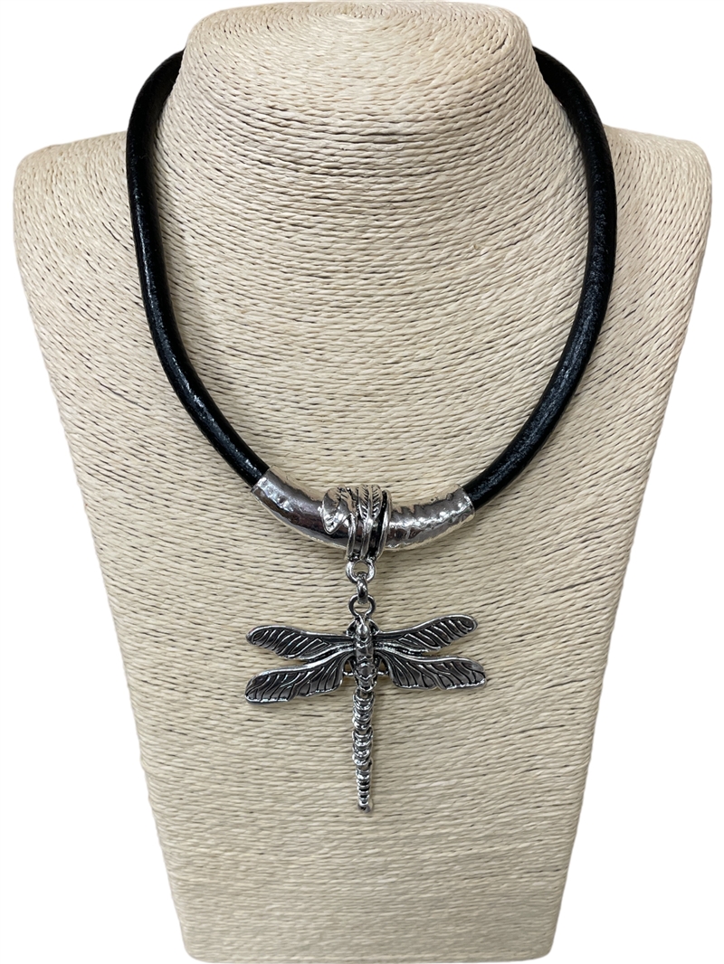 013463 SILVER  DRAGONFLY  MAGNETIC SHORT NECKLACE