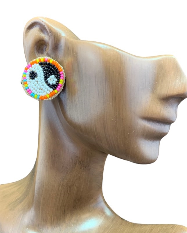 13-4861 YIN YANG SEED BEAD STUD EARRINGS