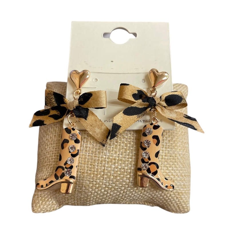 13-7659  LEOPARD BOOTS  EARRINGS