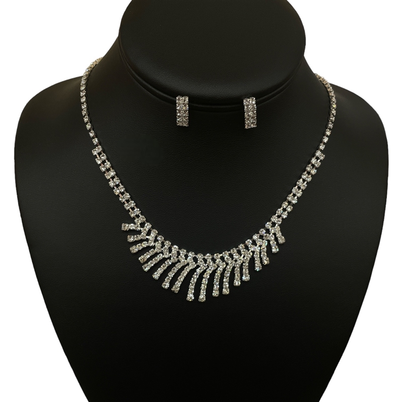 13534 CLEAR SILVER  SET NECKLACE
