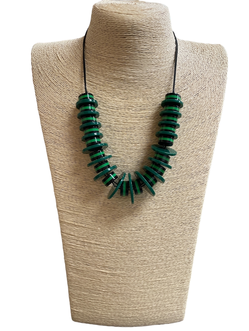 168B  GREEN & BLACK ACRYLIC NECKLACE