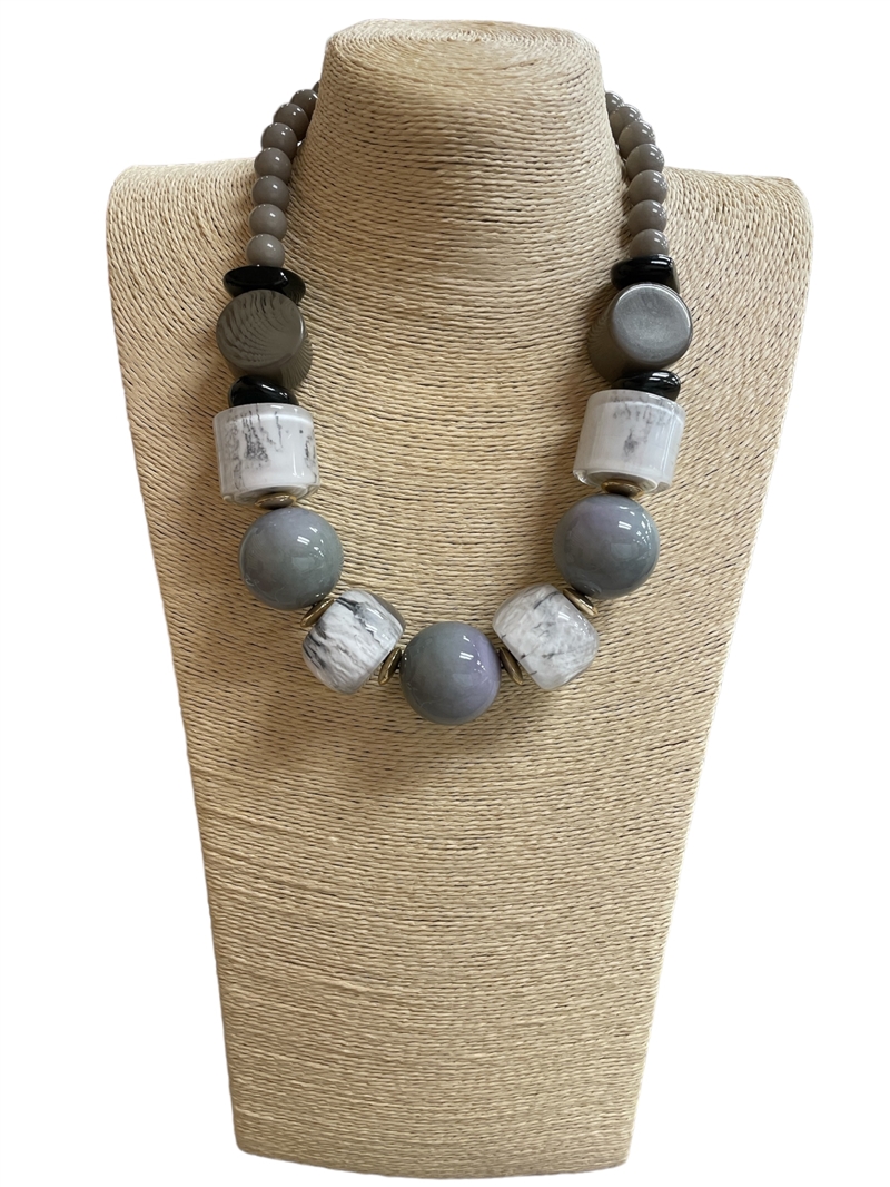 168WH  GRAY & WHITE ACRYLIC NECKLACE