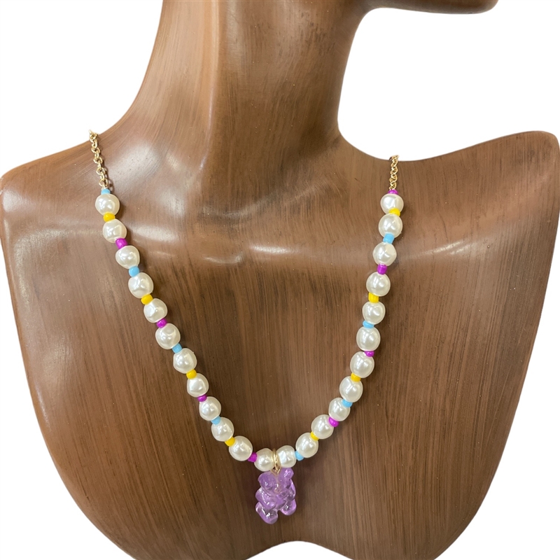 17879  THIN SHORT PEARL & GUMMY BEAR NECKLACE