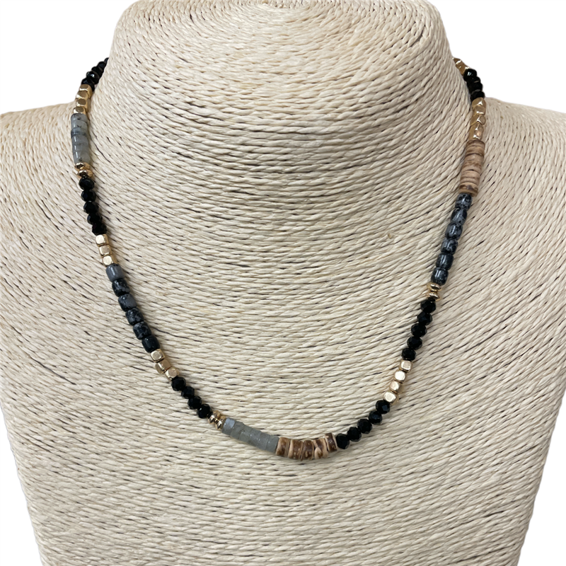 18261  MULTI COLOR BEADED SHORT NECKLACE
