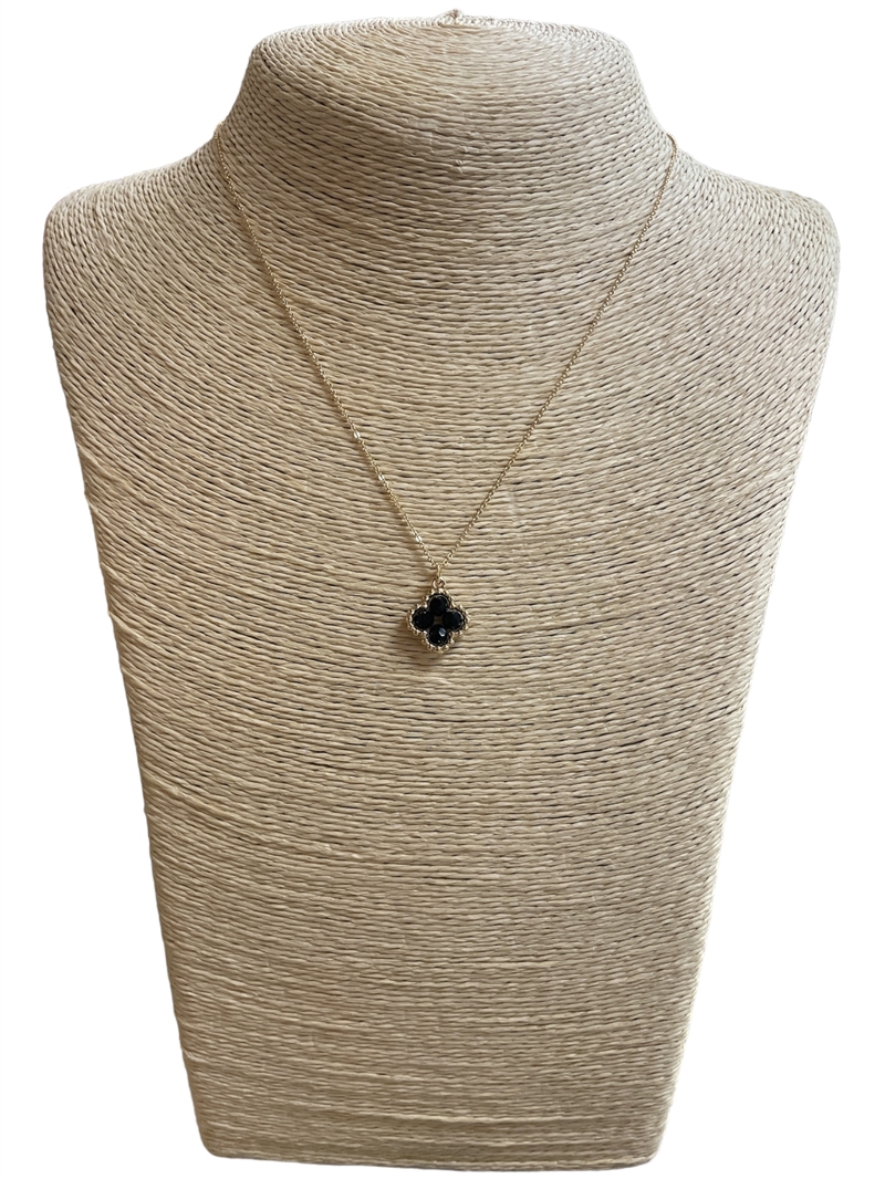 18607 SMALL CLOVER SHORT NECKLACE