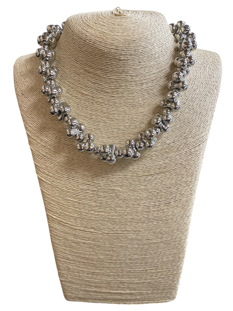 18958  LIGHTWEIGHT  BEADED BALL SHORT NECKLACE