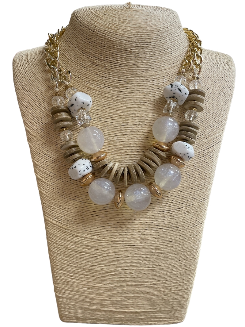 18N6A  WHITE & GRAY CHUNKY NECKLACE