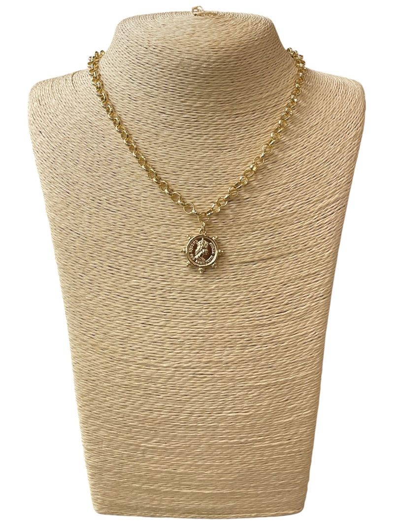 19068 GOLD DEINTY QUEEN COIN SHORT NECKLACE