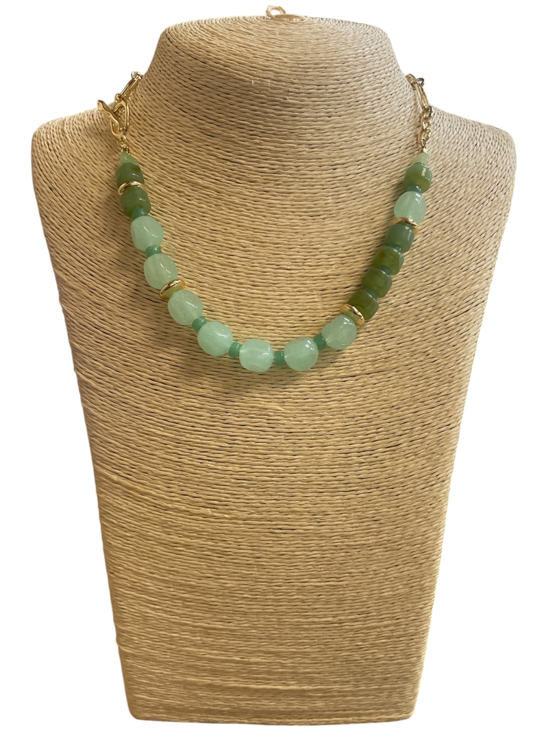 19129 GREEN MULTI COLOR BEADED GOLD TOGGLE NECKLACE