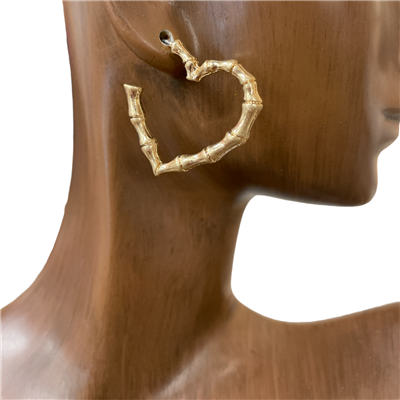 IE1294 HAMMERED 0PEN HEART EARRINGS