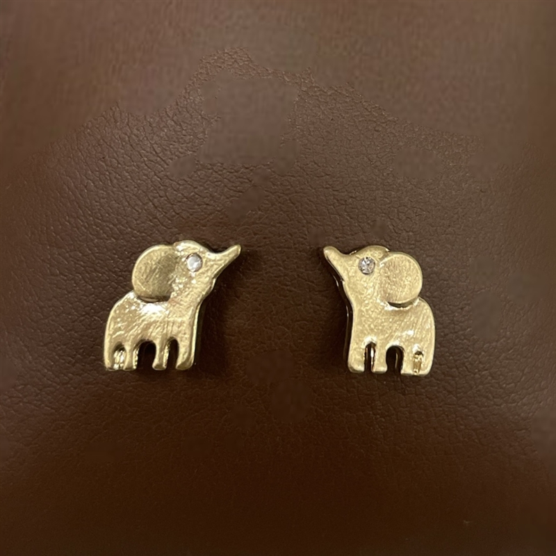 25736 EXTRA SMALL HAMMERED ELEPHANT STUD EARRINGS