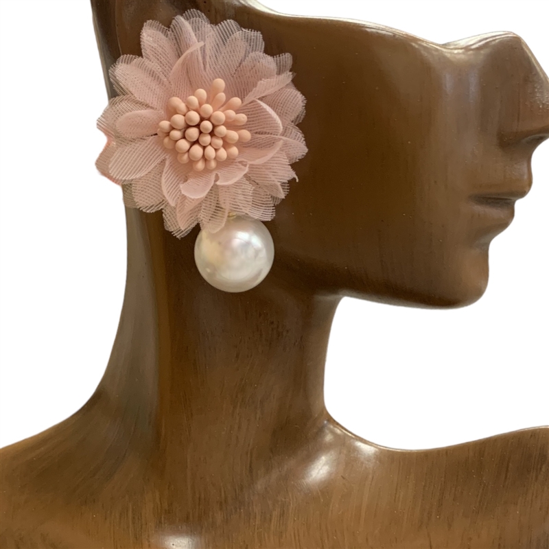 280FW FLOWER WITH PEARL EARRINGS