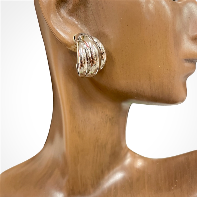 28165 SILVER CHUNKY STUD EARRINGS