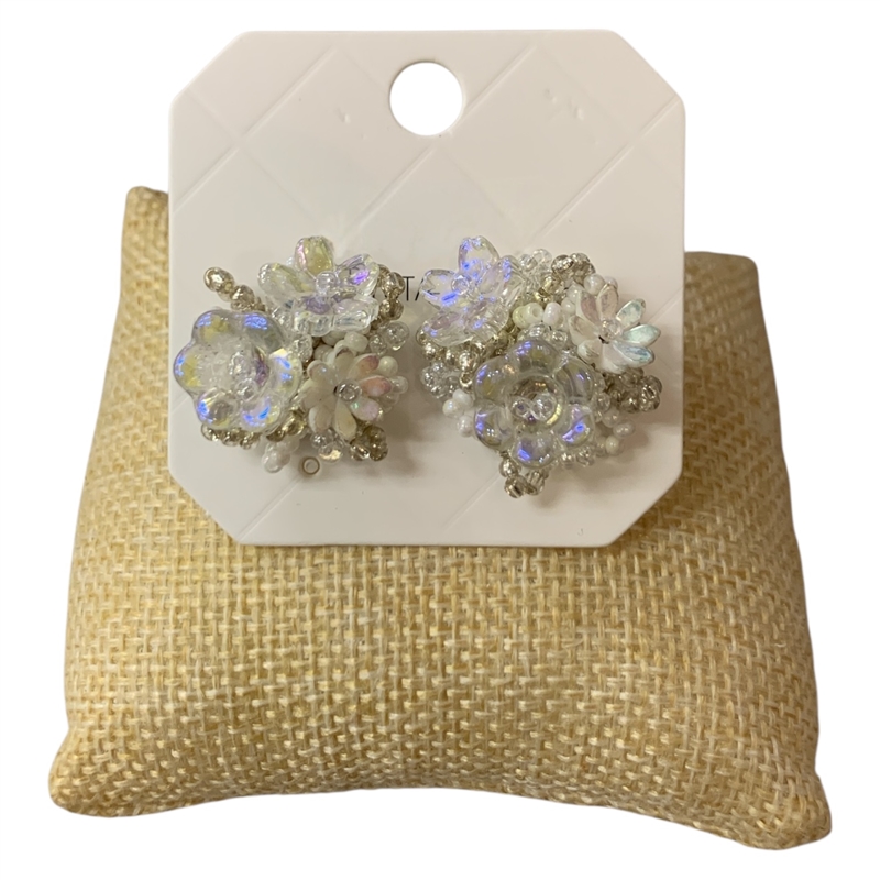 28965 BEADED SMALL FLOWER CLUSTER STUD EARRINGS