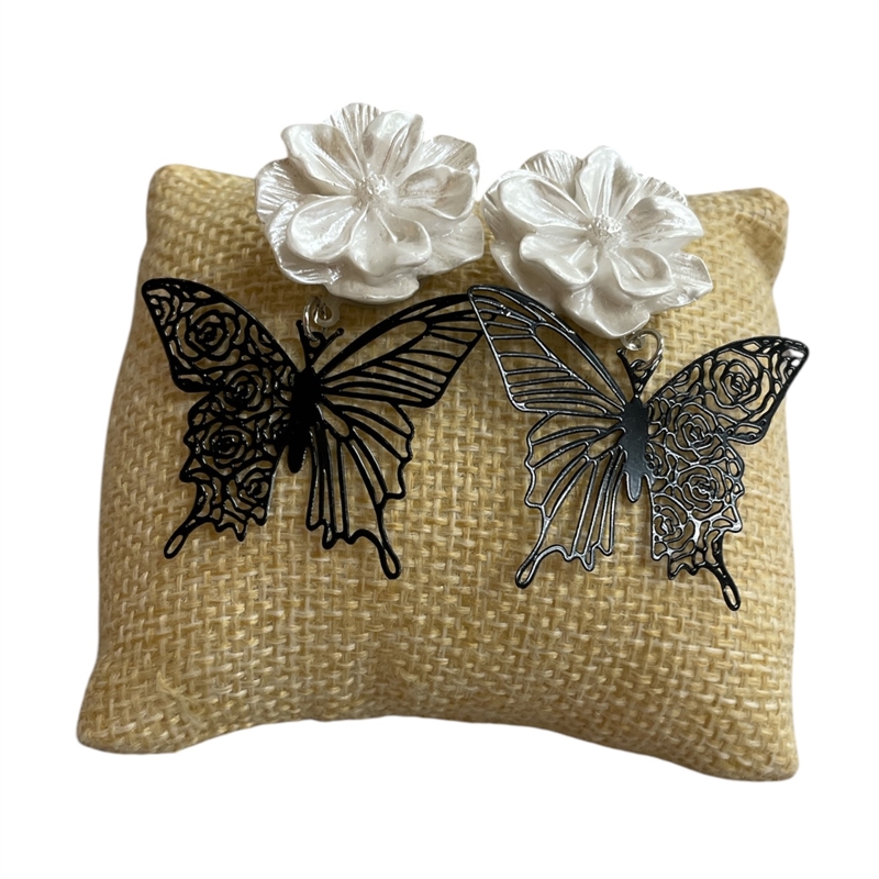 325BF WHITE FLOWER & BLACK BUTTERFLY