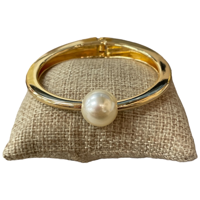 48PBM  PEARL IN CENTER  BRACELET