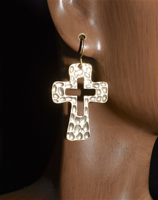 8227E HAMMERED CROSS CUT-OUT EARRINGS