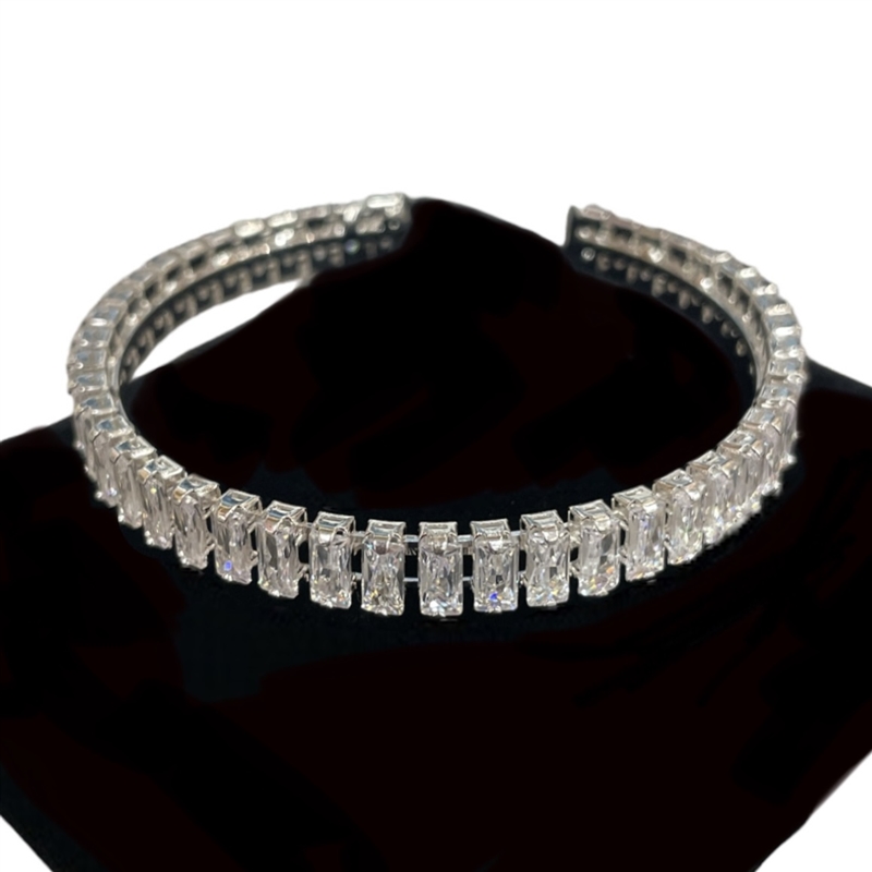 84348 BAGUETTE OPEN BRACELET