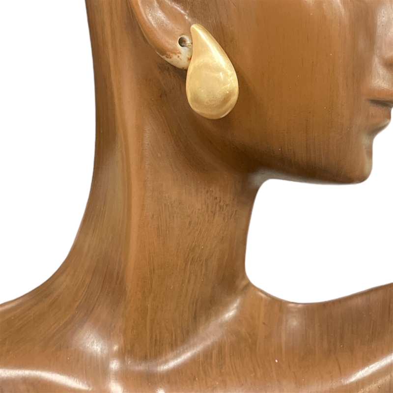 AE20539  TEARDROP STUD EARRINGS