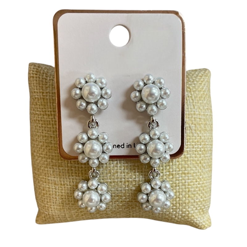 AE3606 3 PEARL FLOWERS STUD EARRINGS