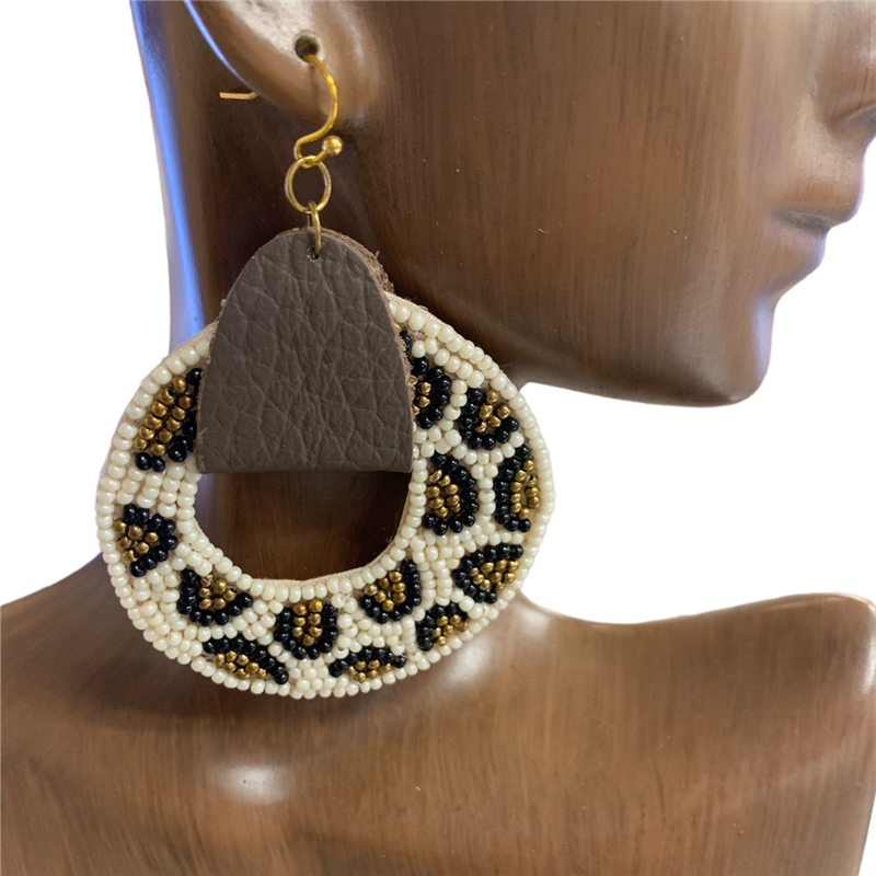 AE4924  LEOPARD SEED BEAD  EARRINGS