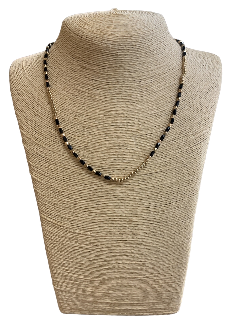 AN4489 CRYTAL BEADED SHORT NECKLACE