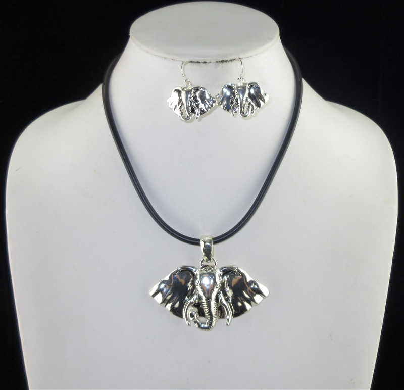 AS5974 HAMMERED SILVER ELEPHANT HEAD NECKLACE SET