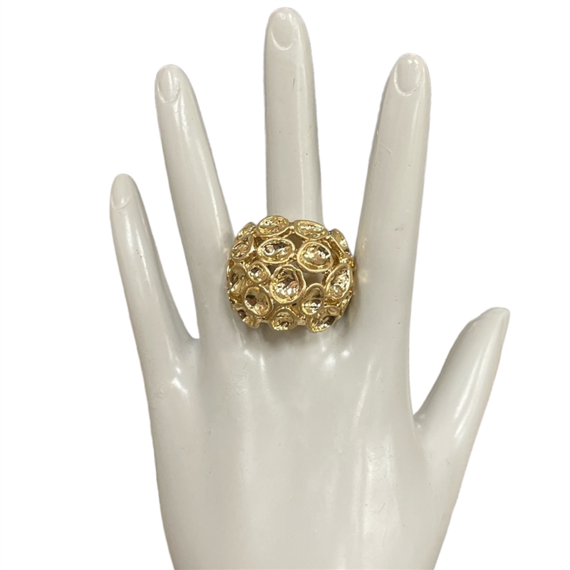 B814  GOLD HAMMERED FLOWER RING
