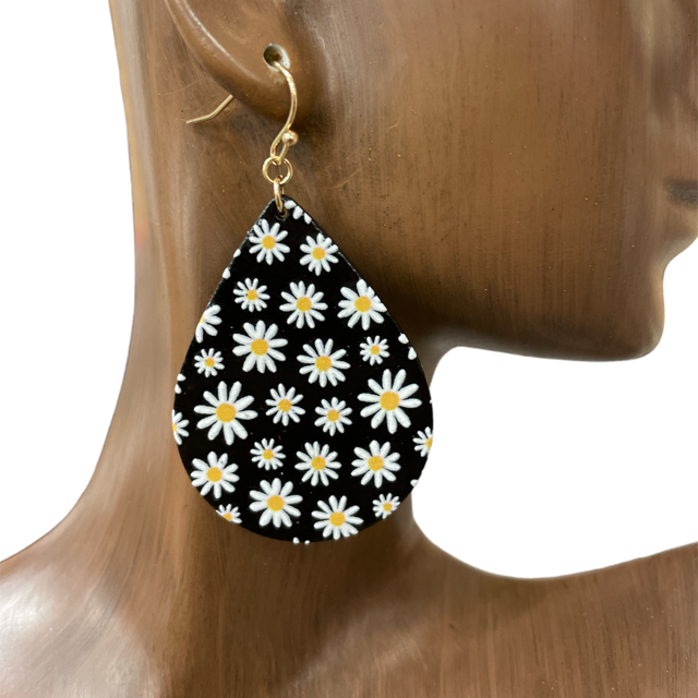 B8E2754-1  BLACK TEARDROP DAISY WOODEN EARRINGS