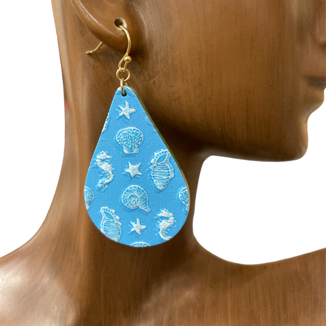 B8E2756-1 BLUE SEA HORSE & SEA SHELL WOODEN EARRINGS