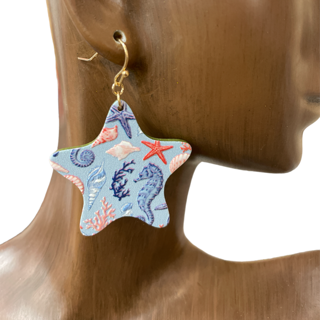 B8E2895 BLUE STAR SEA LIFE WOODEN EARRINGS