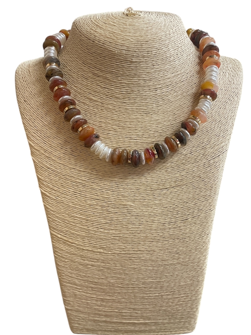 C4N2077B BROWN ACRYLIC PEARL BEADED SHORT NECKLACE